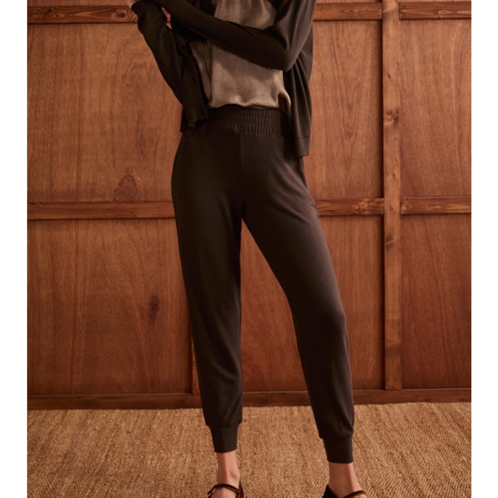 CAbi Relaxed Jogger Pants
